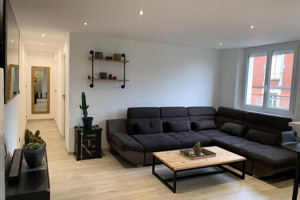 Appartement De Adrien Garage Prive Charleville-Mézières Exteriér fotografie