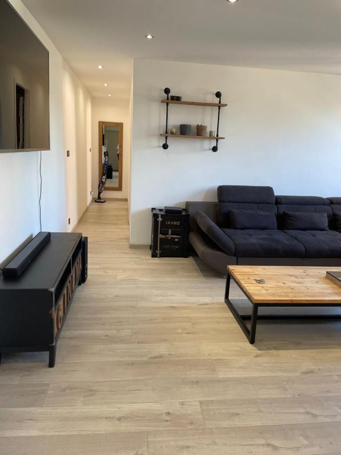Appartement De Adrien Garage Prive Charleville-Mézières Exteriér fotografie